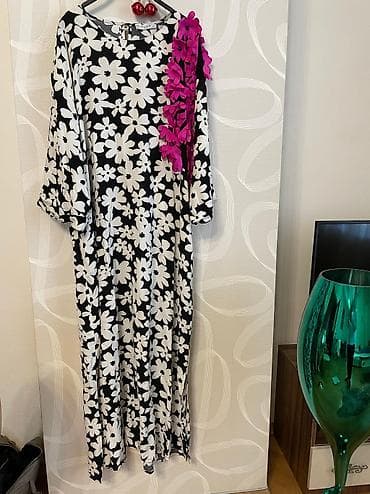 Satilir 1 defe geyinilib baha alinin 170’manata satilir razmer l. Xl — 2
