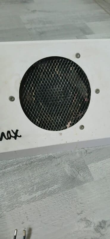 Masaüstü dırnaq tozuduran (toz kollektoru) - Brend yazısı: “Max” -