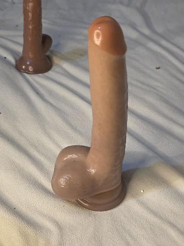 oyuncaq robot: Realistik Dildo – yapışqanlı baza ilə - Material: bədənə uyğun yumşaq — 2