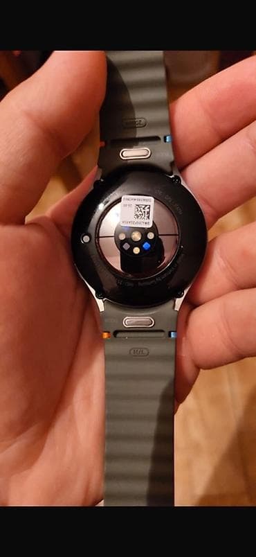 smart wacth: Samsung Galaxy Watch7 (44mm LTE -eSİM) – Yaşıl rəng Üzerinde bandlar — 5