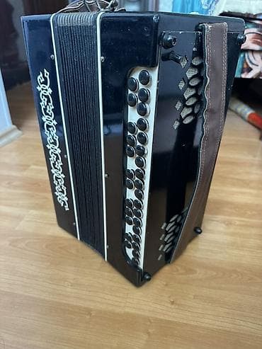 Akkordeonlar: Akkordeon – klaviş və bas düyməli model - Korpus: qara rəng — 2