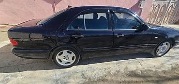 Mercedes-Benz E-Class: 2 l | 1997 il Sedan — 9