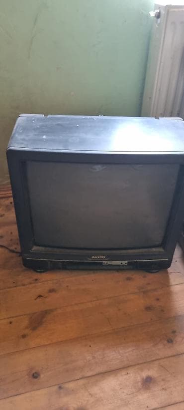 islenmis soba: 90-cı illərdə Dubaydan gətirilmiş "Sanyo" televizoru. İşləyir.Həm də — 2