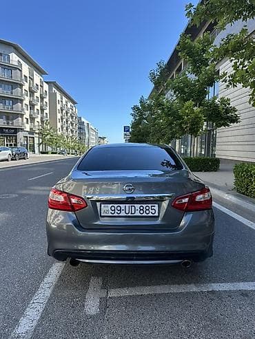 nissan patfander: Nissan Altima sedan - Korpus: 4 qapılı sedan, tünd boz rəng - — 2