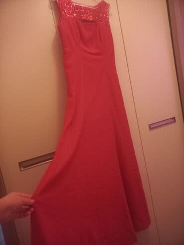 Ziyafət donları: Bir defe toya geyilib. 200 azn alınıb.Cox gözeldi. Eyinde eladır.50 — 6