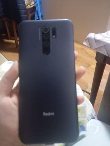 xiaomi mi 9 t: Xiaomi Redmi smartfon - Model: Redmi seriyası (arxa tərəfdə “Redmi” — 2