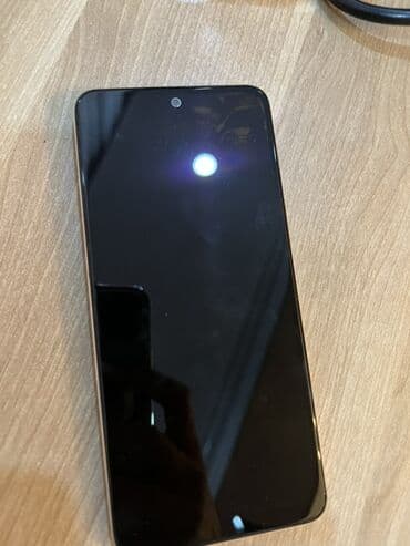 Apple iPhone: Ekranin sensoru deyismelidi acilmir basqa prablemi yoxdu — 1