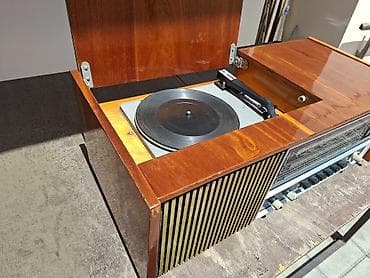 Maqnitofonlar: Retro radio və vinil (plastinka) çalar Rekord 314 – işlək Sovet — 2