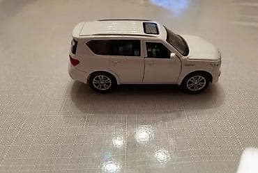 dvd diskler: Ağ rəngli metal oyuncaq SUV model avtomobil - Korpus: metal gövdə — 3