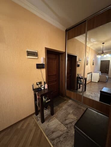 hazir ev: Yaşıllıqlara açılan gözəl mənzərəsi olan, sakit və prestijli ərazidə — 26