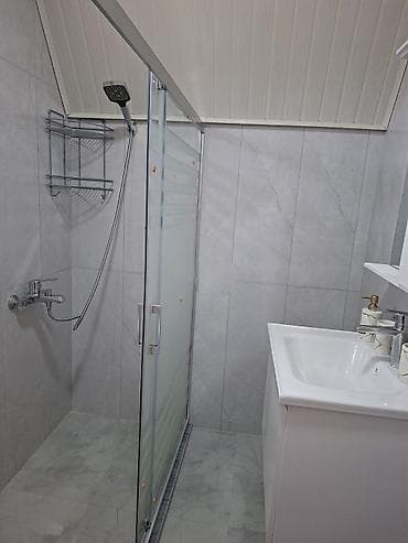 qaraj kirayə: 96 kv. m, 4 otaqlı, Kombi, İnternet, Telefon — 10