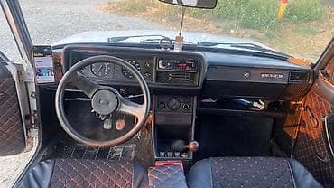 mini karavan: VAZ (LADA) 2107: 1.6 l | 2004 il 100 km Sedan — 3