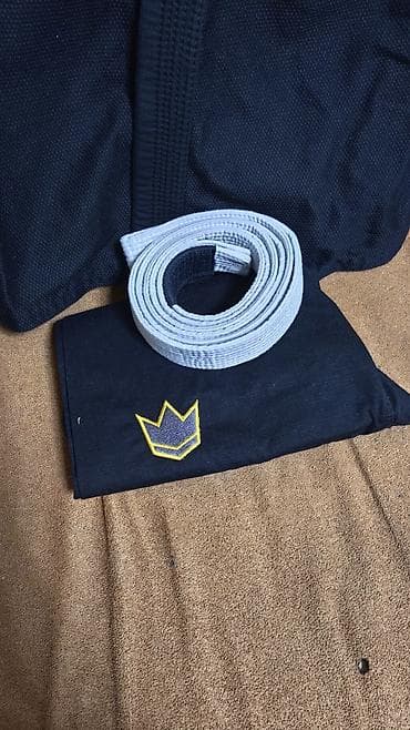 Kingz BJJ kimanosu.Cəmi 4 məşq geyinilib,hər dəfəsində də yuyulub.Yeni — 2