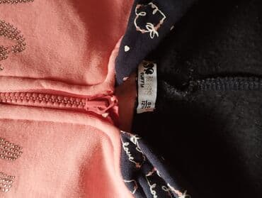 qizlar ucun ketalar: 1 yaşdan 2 yaşa qədər qızlar üçün fermuarlı və cibli kapüşonlu çəhrayı — 2