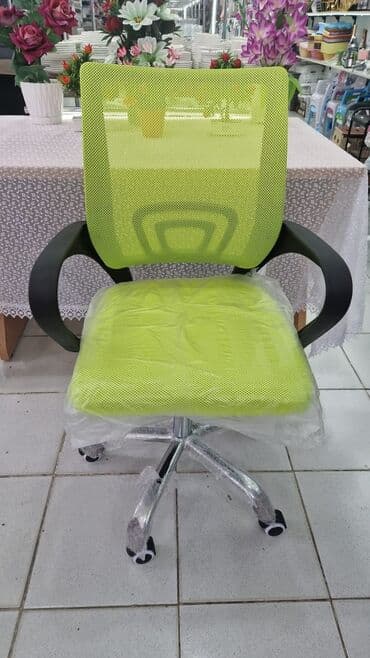 детский компьютерный стул, кресло: Новый, С колесиками, Рукояти не регулируются, Ткань — 9