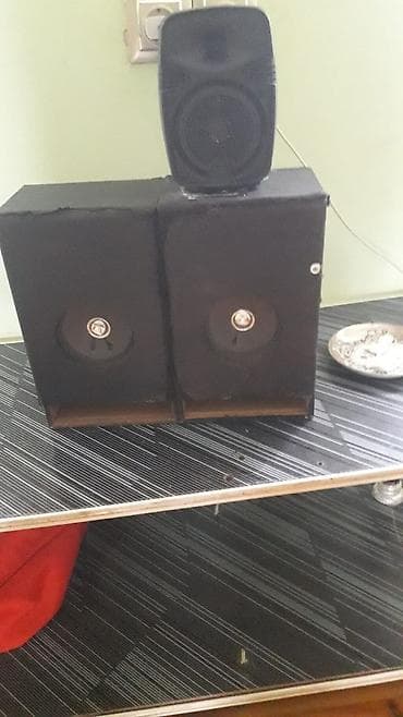 ev kondisioneri: İki ədəd akustik kolon və bir ədəd kiçik üst səsgücləndirici spiker — 1