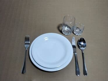 сдам контейнер на ортосайском рынке: Kirayə qab-qacaq. Stol stul icarəsi,qablar,ağ servis qablar. Ad — 4