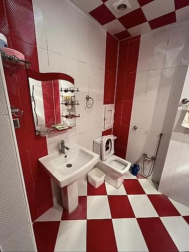 Kirayə ev üçün 1 nəfər oğlan otaq yoldaşı axtarılır.evdə hər bir
