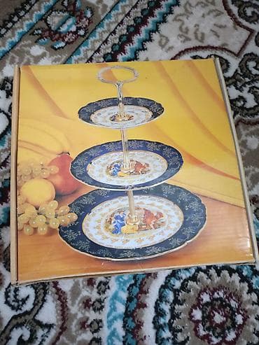 xurstal qablar: Tort və şiriniyyat qabı, Çexiya — 2