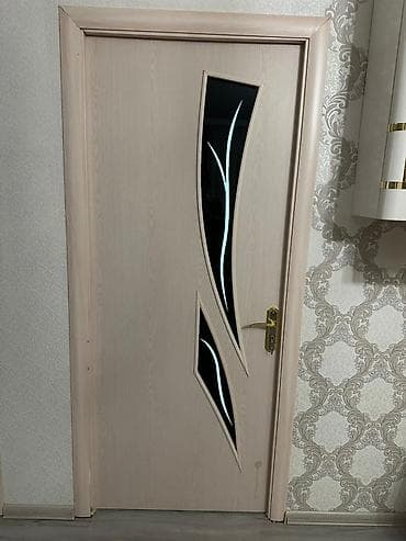 7 eded qapı satılır📍1 ededının şüşesı qırılıb📍olcu 85*2.05📍1i 55 azn