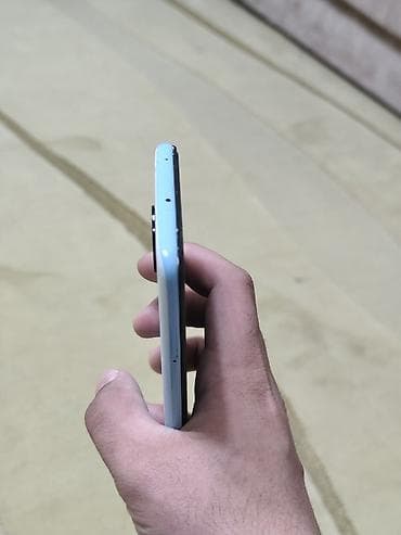 telfon kabrolari: Telefon zavoddur. Ekran zad dəyişilməyib. Real alıcıya endirim olacaq — 5