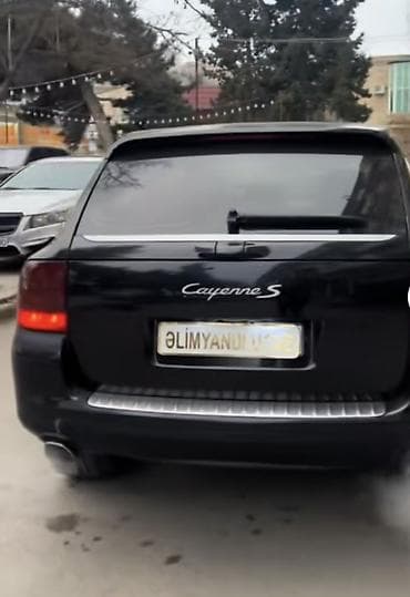 prius arxa: Porsche Cayenne S – qara rəng, güclü və komfortlu premium SUV — 4