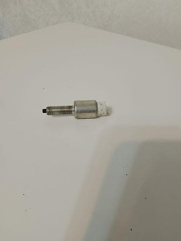 rutubeti olcen cihazlar: Avtomobil üçün əyləc işığı düyməsi (switch) - Növ: Mexaniki əyləc — 2