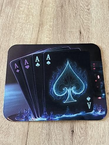 Oyun temalı mouse pad Yenidi işdenmiyib bir defe olsun baxan kimi