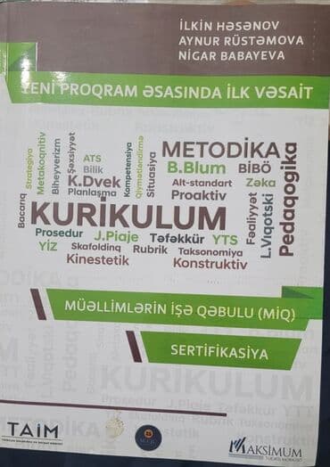 Dörd təkərli qara rəngli inline konkisi. Alüminium çərçivəyə malikdir