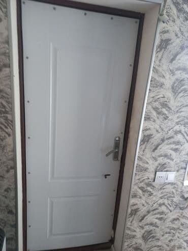 resotka qapilar: Metal giriş qapisi qalin demirden zamoklari islekdi acarlarida var — 2