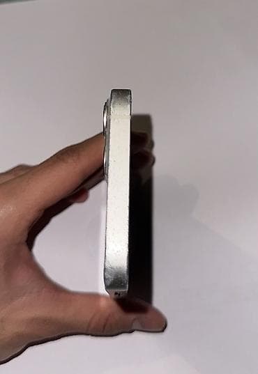 Компьютеры, ноутбуки и планшеты: IPhone 13, 128 ГБ, Белый, Face ID — 3