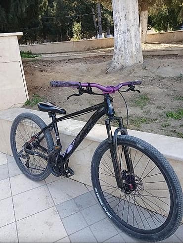 Şəhər və yüngül off-road üçün uyğun dağ velosipedi. Xüsusiyyətlər: -