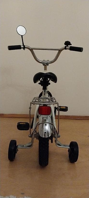 Velosiped 12 ölçüdür. Demək olar ki işlənməyib. Yeni kimidir. Tam — 5
