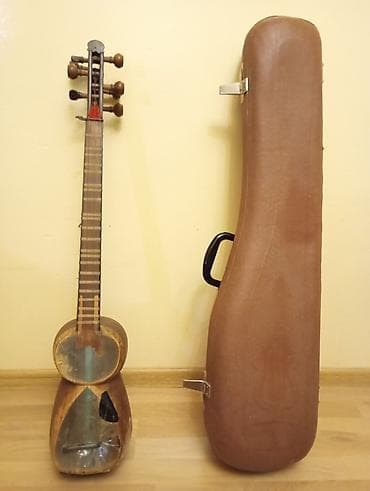 Tut ağacından peşəkar tar üz dərisi dəyişilməlidir çatı sınıqı yoxdur