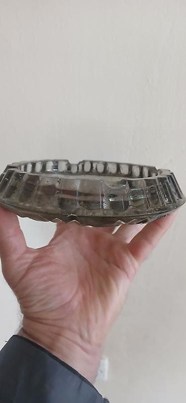 вешалка в прихожую настенная: Şüşə naxışlı kulqabi, qedimi, babalarin dovrunden qalmis - Material — 2