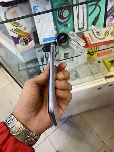 plestation 4: IPhone 11, 64 GB, Mavi, Face ID — 4