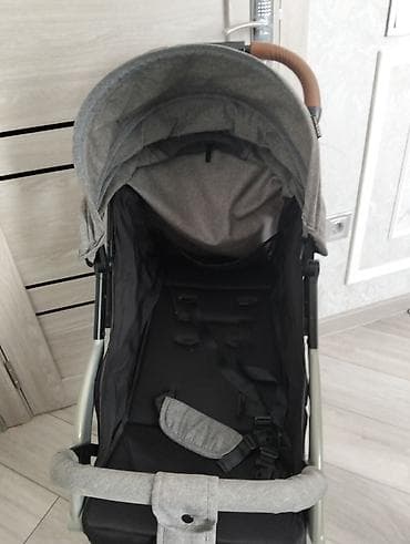 Столы для кормления: Классическая прогулочная коляска — 1