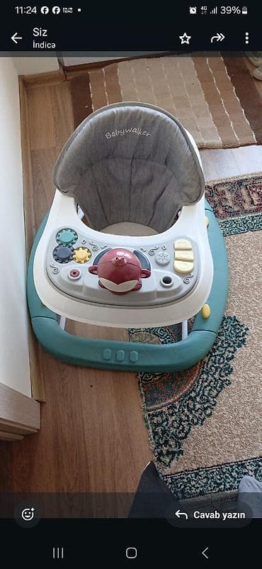 Uşaq gəzdirəni (baby walker) - Rəng: ağ/boz oturacaq, yaşıl baza -