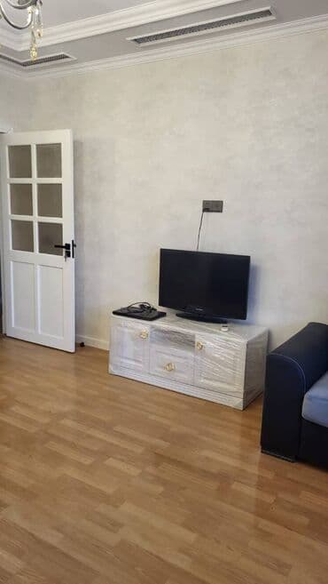 kiraye evler neftciler qarayev: Nizami rayonu,Neftciler metrosu erazisinde 220 ve 210 sayli mektebin — 1