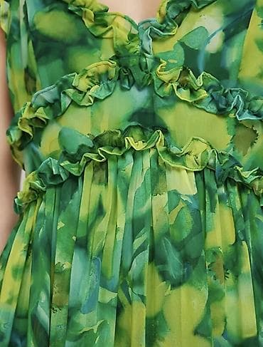 Yaşıl çalarların akvarel effektli çiçək naxışlı qadın paltarı - — 2