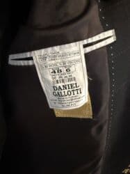 milli ordu forma: Ölçüsü - 48/6. Rəng - Qara (qırmız cızıqları ilə). Tam dəst - Pencək — 3