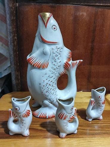 qabqacaq: Porcelan balıq formalı qrafin və stəkan dəsti - Material: şirələnmiş — 1