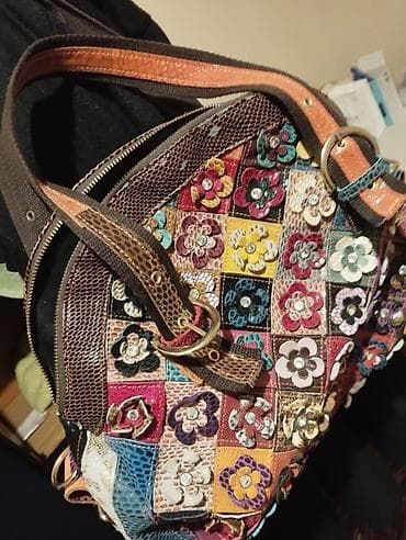 Foto və videokameralar: Qadın əl çantaları – parlaq laklı material, metal aksentlər - Dizayn — 5