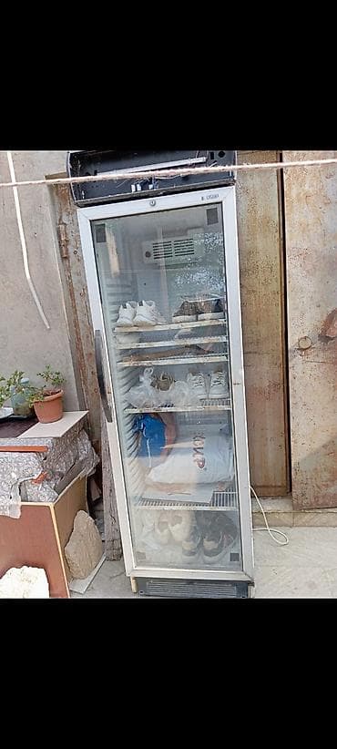 Sok vitrini tecili satilir islekdi iseldilmediyi ucun icine esyalar
