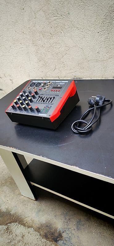 korg pa x1: Yamaha MQ4/MG4 4-Kanallı Aktiv səs mikseri hər kanal 150Wx2 kalonka — 5