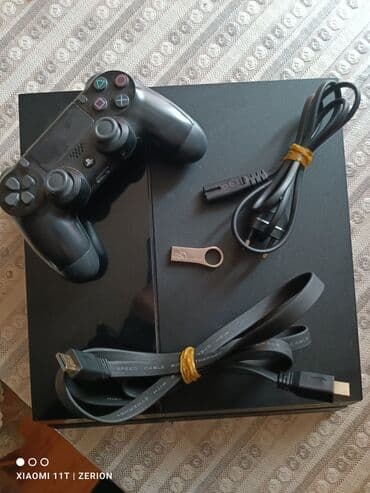 PlayStation 4 oyun konsolu - Marka/model: Sony PlayStation 4 (PS4) -