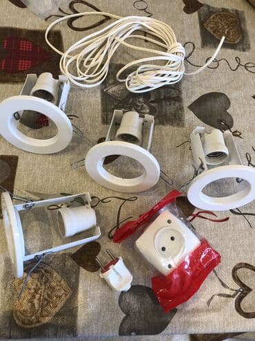 Spotlaryeni.Razetka. Споты для лампочек