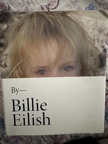 Jurnallar: Фотокнига Billie Eilish с её автографом! Включает редкие фотографии — 1