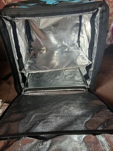 nerd dasi: Wolt brendi olan, yemək çatdırmaq üçün nəzərdə tutulmuş termiki — 2