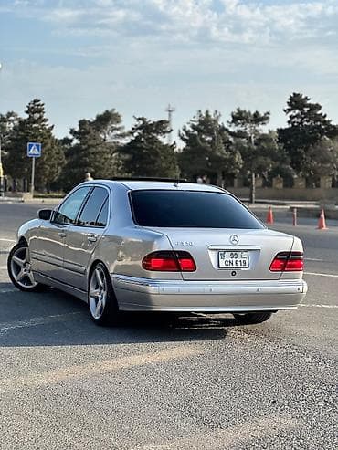 r18 diskler: Mercedes-Benz E 320: 3.2 l | 2002 il Sedan — 2